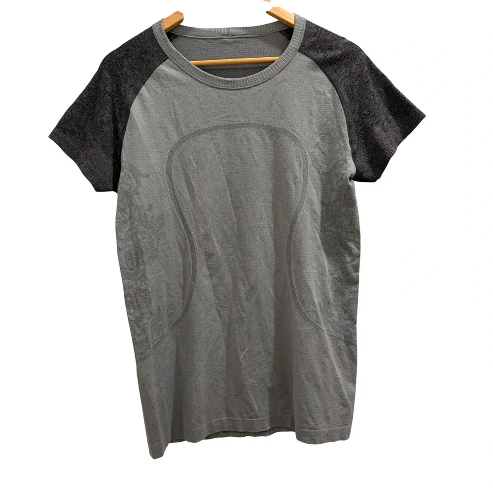 Lululemon Swiftly Tech Short Sleeve Crew Grey Floral Jacquard Shirt Size 12
